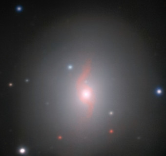 Bild vom MUSE-Instrument am Very Large Telescope der ESO am Paranal-Observatorium in Chile zeigt die Galaxie NGC 4993