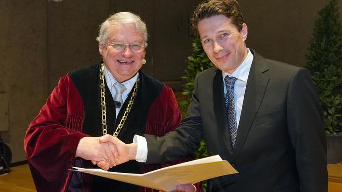 Dr. Gregor Koblmüller receives Arnold Sommerfeld prize 2015